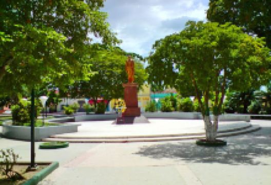 Plaza Bolívar de Aragua de Barcelona景点图片