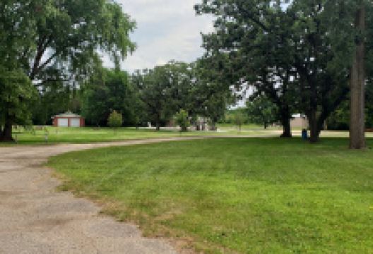 Larson Park景点图片