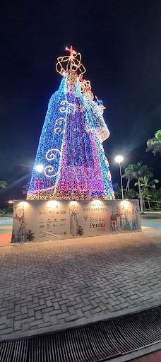 Square Meeting of the Waters-Carapina