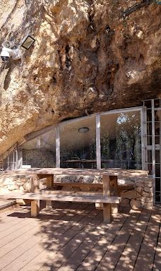 肖维岩洞-瓦隆蓬达尔克