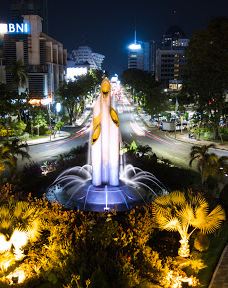 Monumen Bambu Runcing-泗水