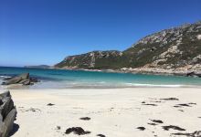 Barrens Beach景点图片