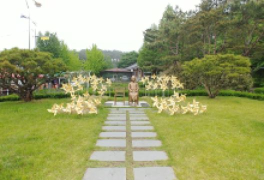 和平少女像景点图片