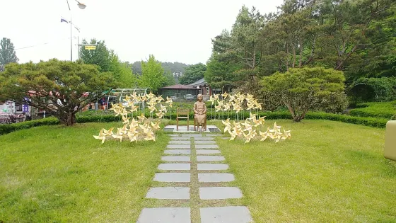 和平少女像
