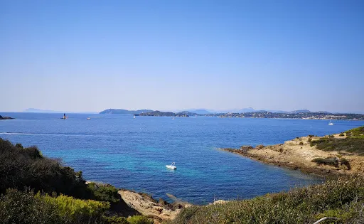 Plage noire du Langoustier