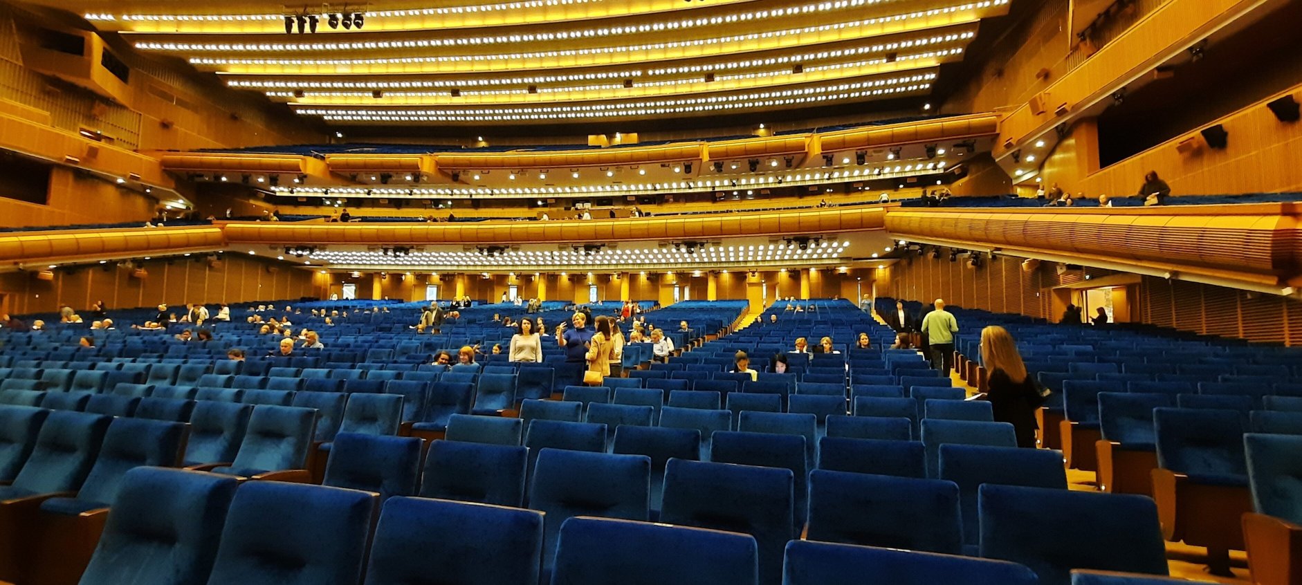 莫斯科克里姆林宫大剧院游玩攻略-克里姆林宫大剧院 门票多少钱/价格表-团购票价预定优惠-景点地址在哪里/图片介绍/参观预约/旅游游览顺序攻略及注意事项/营业时间-【携程攻略】