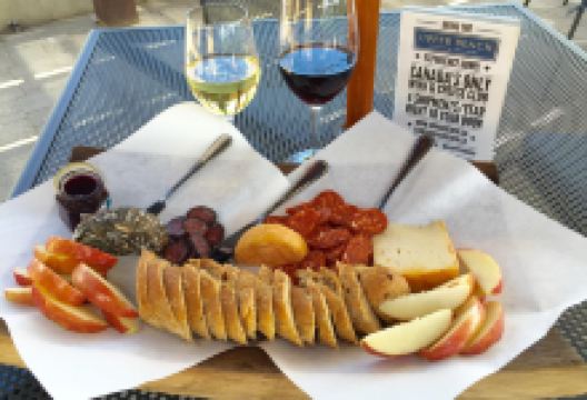 Upper Bench Estate Winery & Creamery景点图片