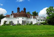 Houghton Lodge Gardens景点图片