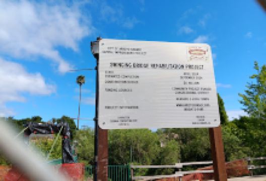 Swinging Bridge景点图片