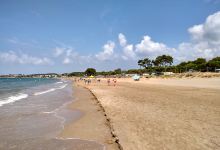 Platja Llarga景点图片