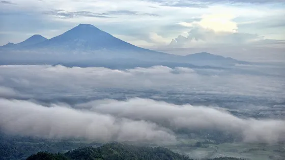 Suroloyo Peak