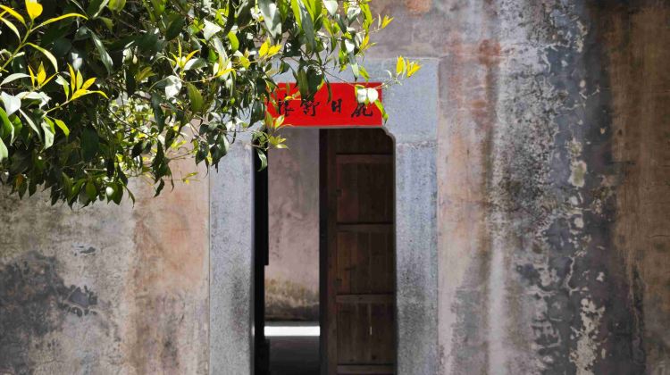 4-Day Huangshan Scenic Area + Hongcun Village + Xidi + Wuyuan Huangling