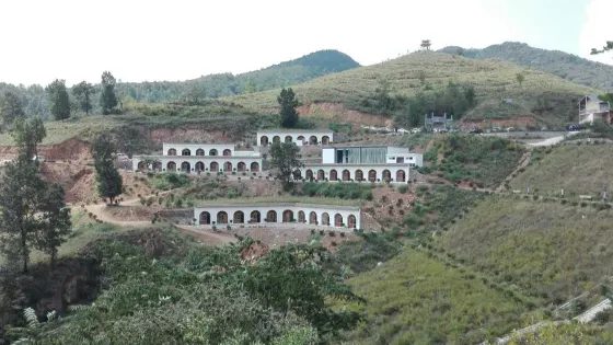 春山溪谷