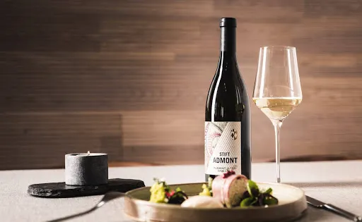 Dveri Pax Winery