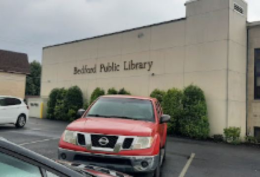Bedford Public Library景点图片