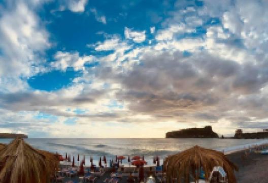 Lido Paradise Beach景点图片