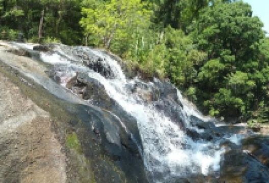 Samed Choon Waterfall景点图片