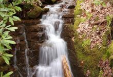 Backbone Rock Waterfall景点图片