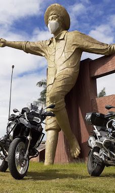 Boy Monument Porteira-Ouro Fino