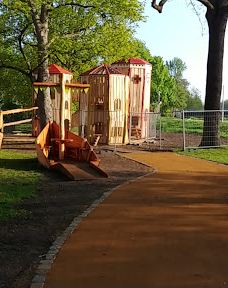 Spielplatz Im Schlobigpark-茨维考