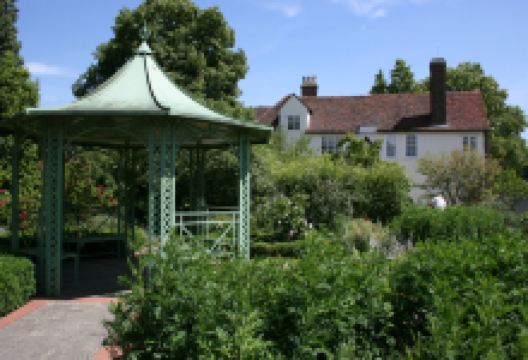 Valence House Museum景点图片