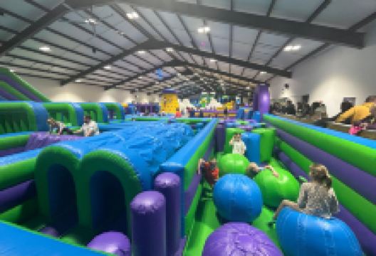 Rebound Trampoline Park景点图片