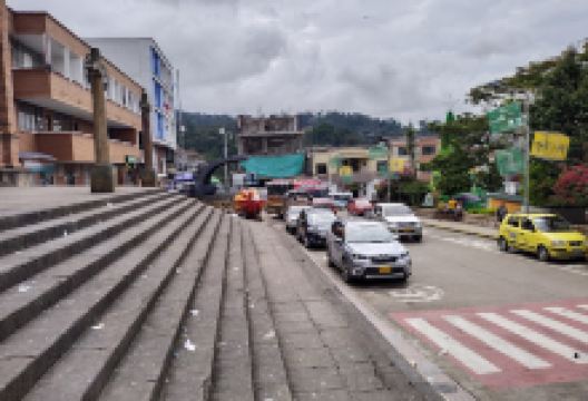 Escultura El Aguacate Criollo景点图片