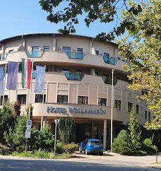 Heart of Balaton statue-佐马尔迪