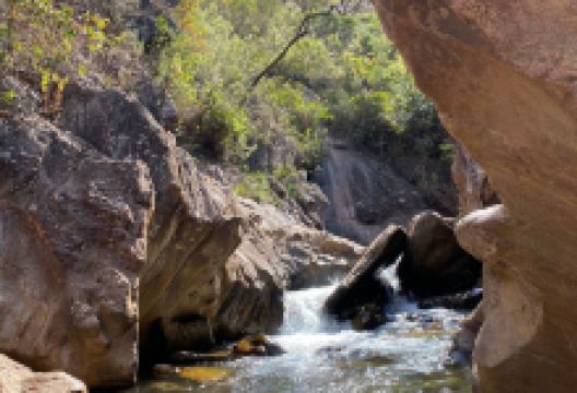 Ostra Waterfall景点图片