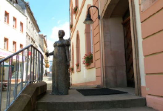 Luise-Statue景点图片