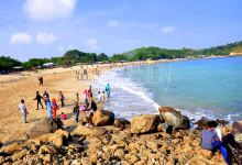 Tambakrejo Beach景点图片