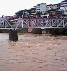 Ponte de Ferro Governador Bley-伊塔佩米林河畔卡舒埃鲁