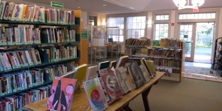 Vineyard Haven Public Library