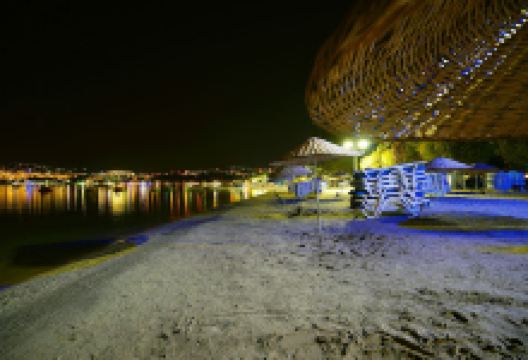 Anger Club Beach景点图片