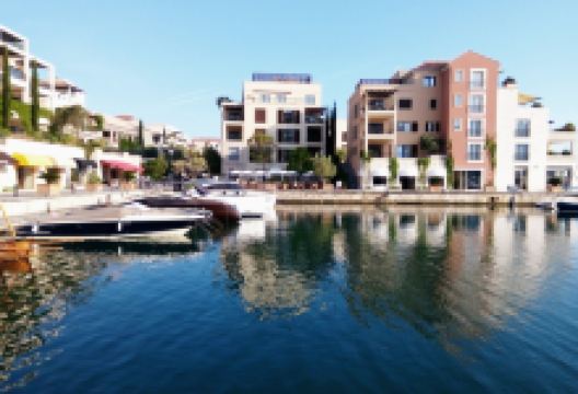 黑山游艇码头景点图片