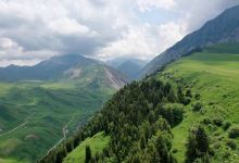 Barchyn Yurt camp景点图片