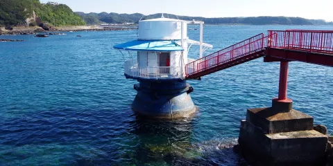 Kushimoto Marine Park Undersea Tower