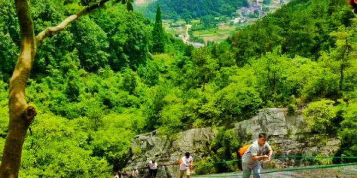 紀龍山野營溶洞體驗探險營地