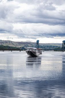 Snake River Adventures and RiverQuest Excursions-内斯珀县