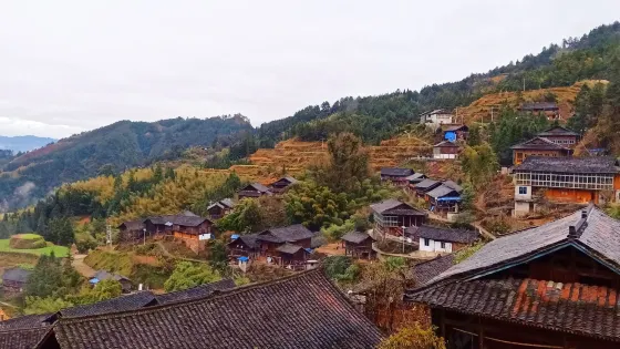 送隴村