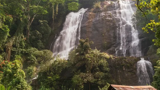 Hunnasgiriya Water Fall