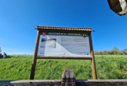 Quarry and viewing tower景点图片