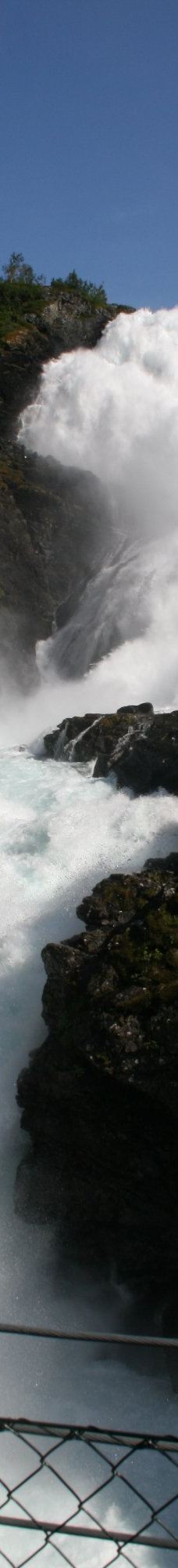 Kjosfossen 肖斯瀑布-艾于兰