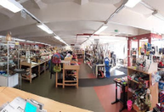 Kirpputori Jessen Mesta购物图片