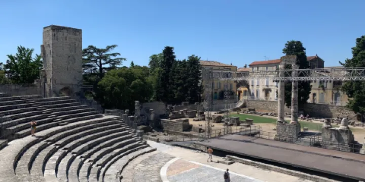 阿爾勒羅馬劇院