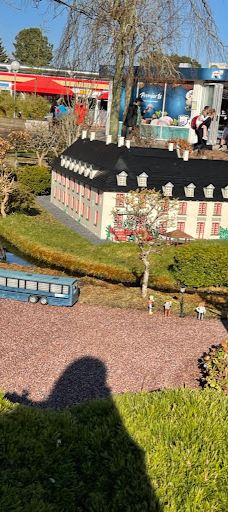 Miniland-比隆