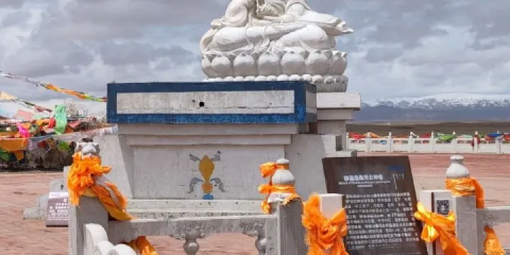 穆瑤洛桑瑪女神像