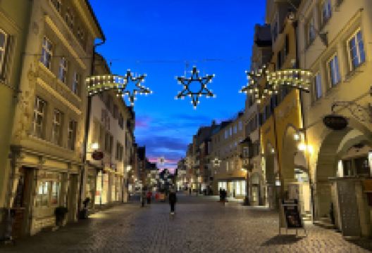 Lighthouse and Bavarian Lion Sculpture景点图片