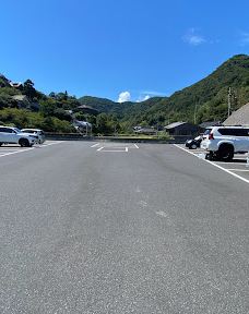 Tomari Beach Parking Lot-伊根町