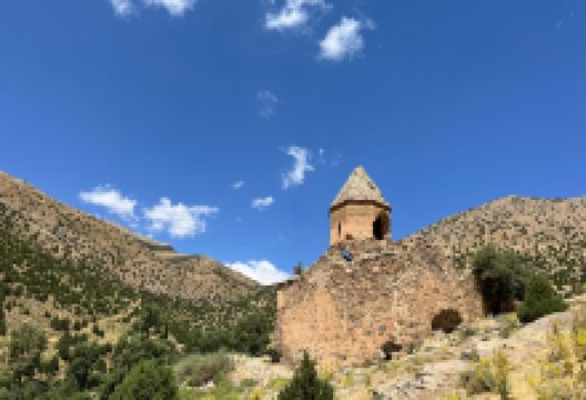 Karmravank Armenian Monastery景点图片
